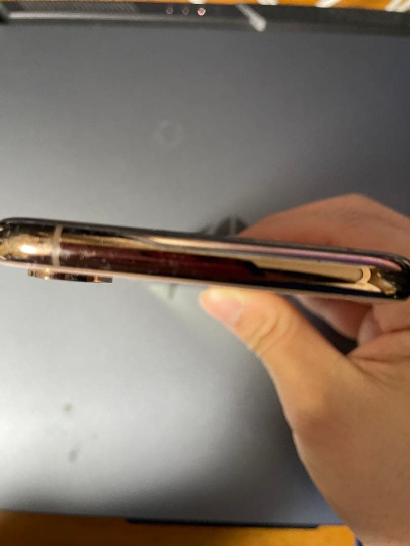 Apple iPhone Xs ゴールド ひび割れあり