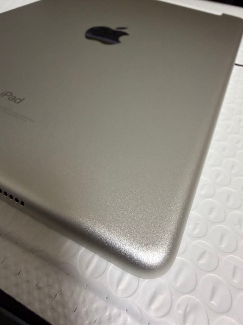 iPad第5世代(2017)Wi-Fi + 32GB バッテリー:75%