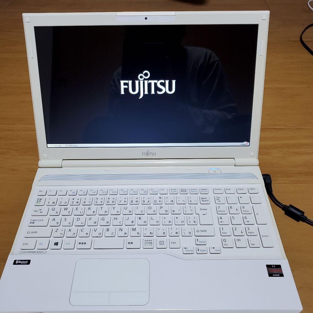 Fujitsu ノートパソコン ホワイト