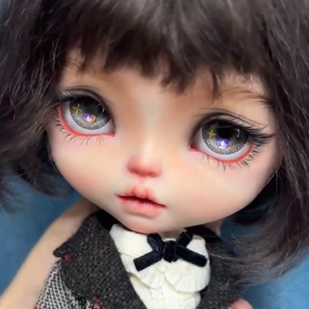カスタムブライス 海外作家様 猫目 ダークスイート 魅力的 クールビューティー