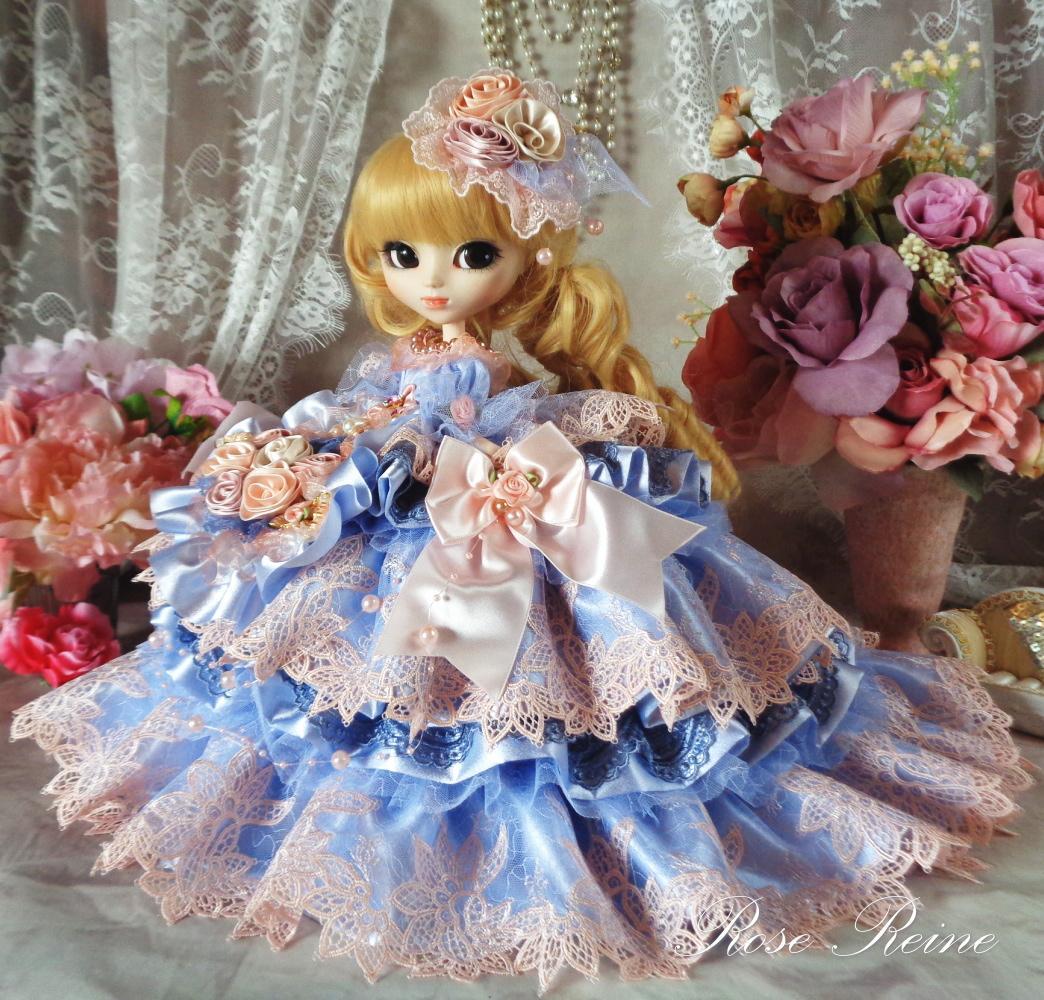 ローゼンレーヌ王妃 凛と美しいラブリーローズのグラデーションフリルドールドレス