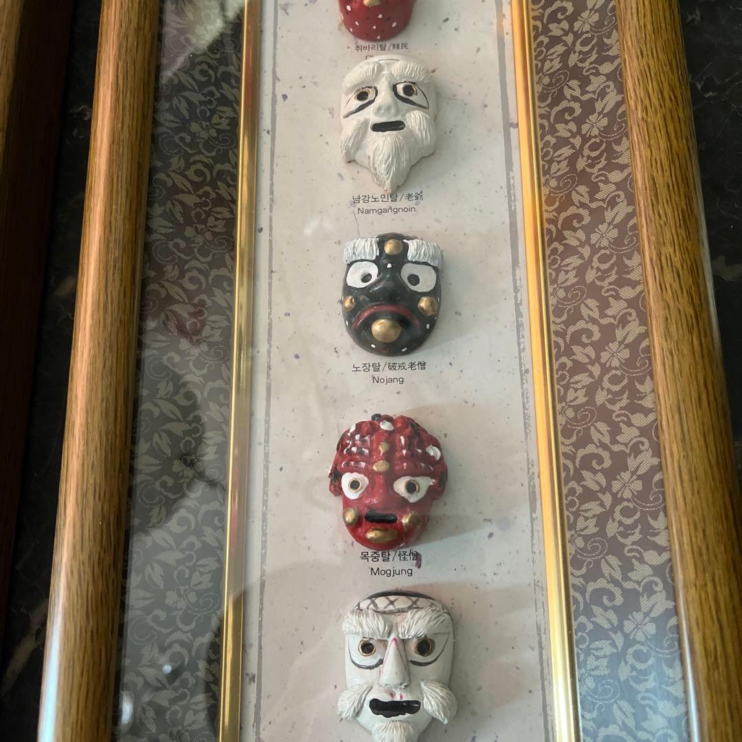 韓国河回仮面（ハフェタル）」を並べた壁掛けインテリア 額3個