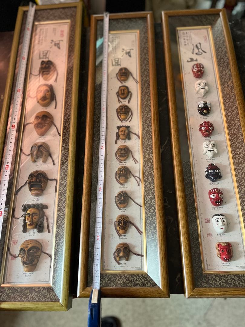 韓国河回仮面（ハフェタル）」を並べた壁掛けインテリア 額3個