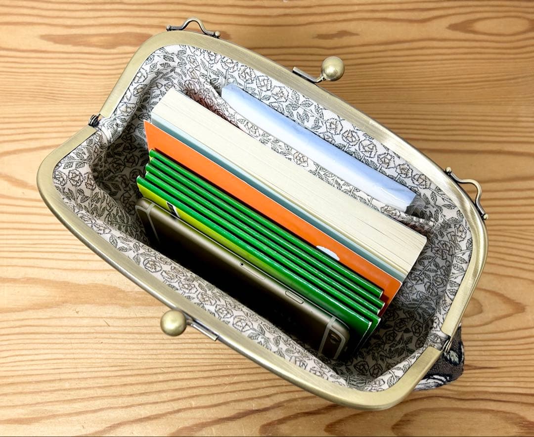 ハンドメイド がま口バッグ ポーチ クラッチ rosy ブラウン　ミナペルホネン