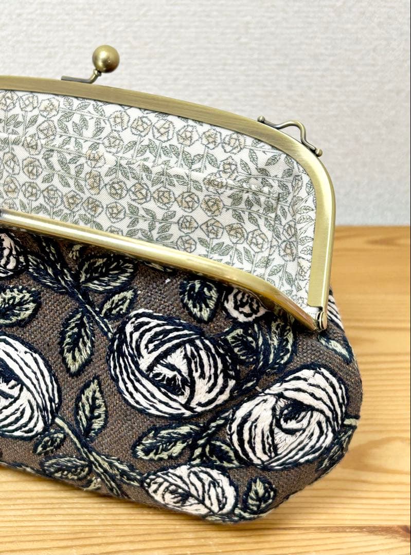 ハンドメイド がま口バッグ ポーチ クラッチ rosy ブラウン　ミナペルホネン