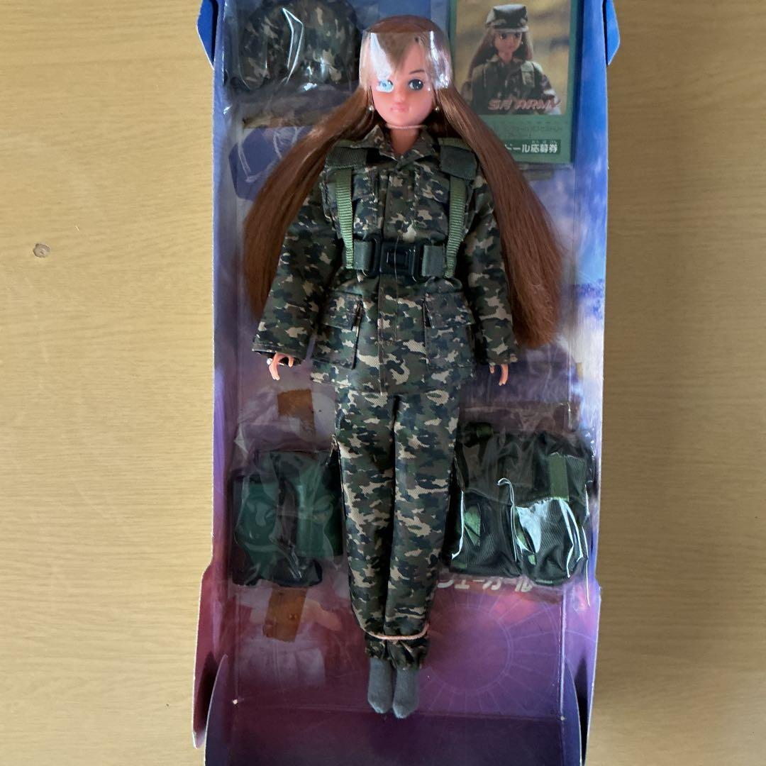 カレンダーガール　5月ARMYキサラ