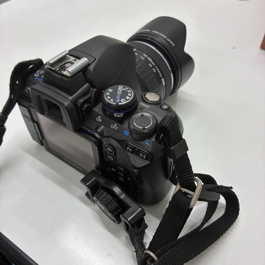 オリンパス E-620 デジタル一眼レフ＋14-42mm レンズセット フード付