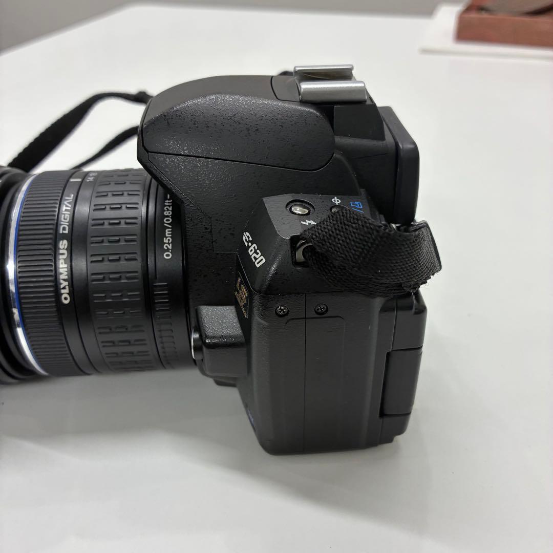 オリンパス E-620 デジタル一眼レフ＋14-42mm レンズセット フード付