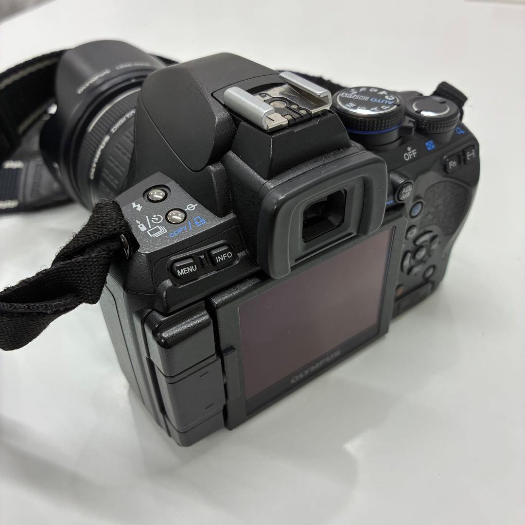 オリンパス E-620 デジタル一眼レフ＋14-42mm レンズセット フード付