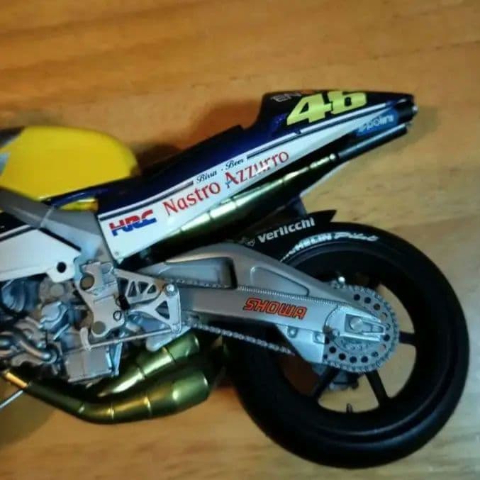 レプソル ホンダNSR500 バイク＆バレンティーノ・ロッシ(フュギア)