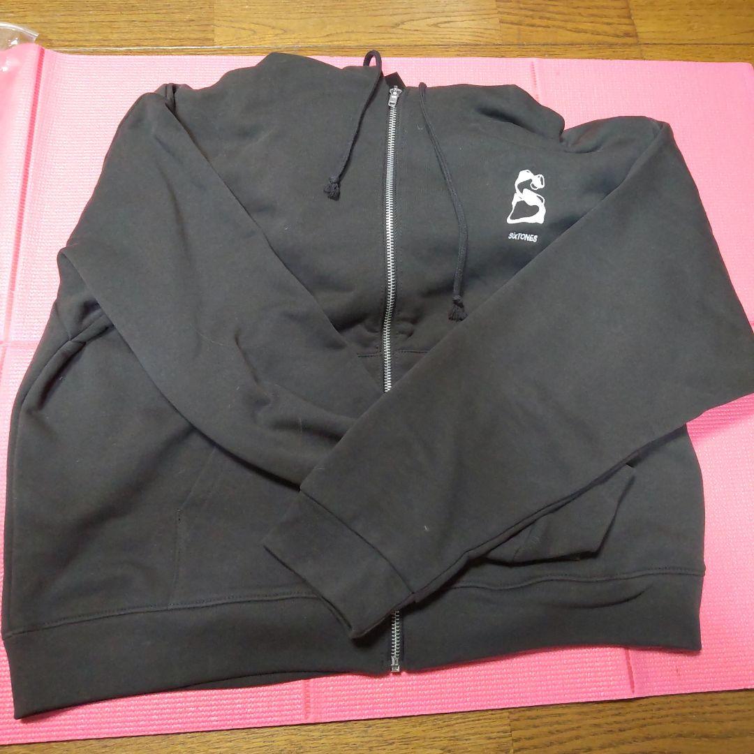 MILESixTONES　パーカー　です。