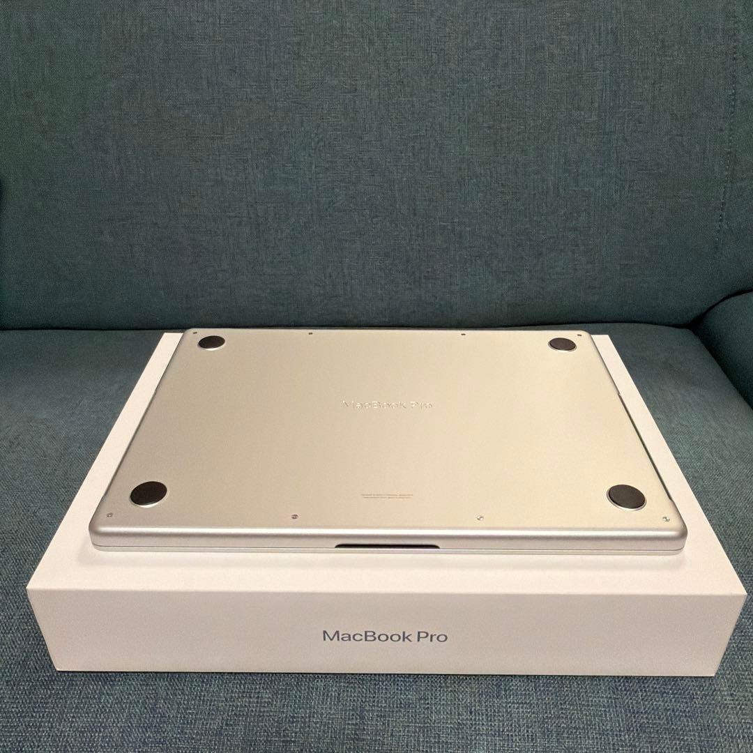 MacBook Pro 14インチ M4 シルバー16GB SSD512GB