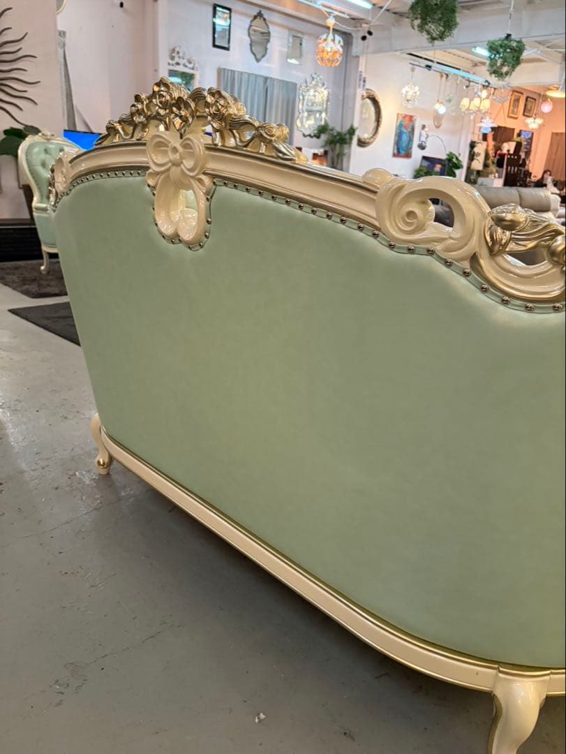 ロココ調　３人用ソファ　猫脚　豪華ソファ