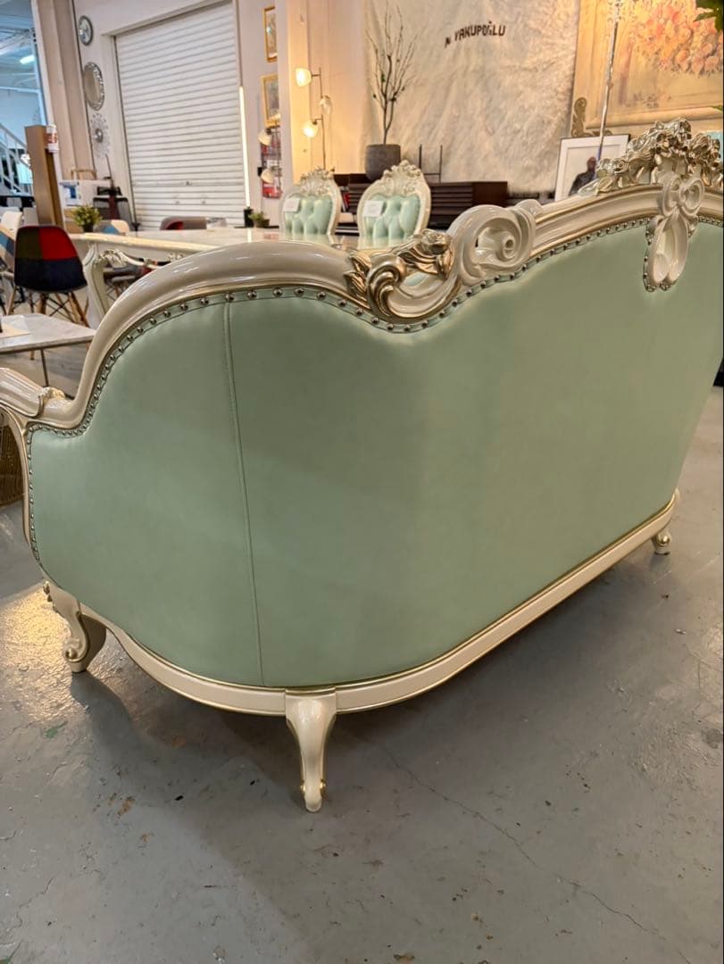 ロココ調　３人用ソファ　猫脚　豪華ソファ