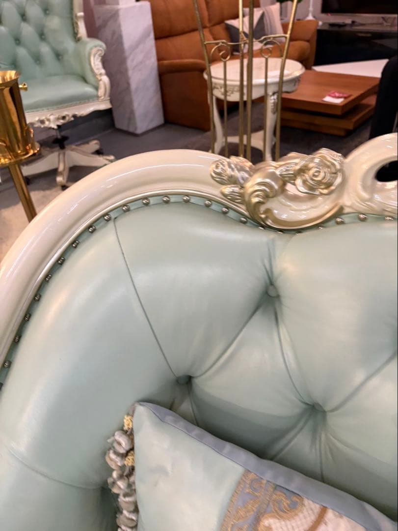 ロココ調　３人用ソファ　猫脚　豪華ソファ