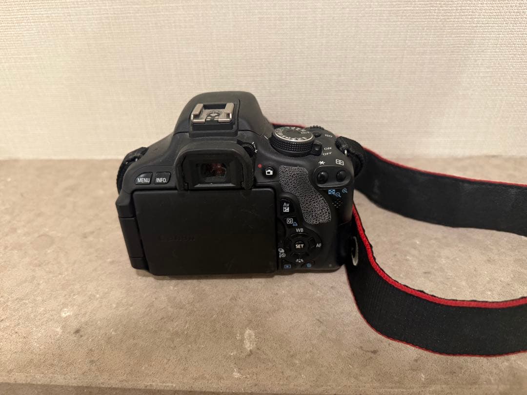 Canon デジタル一眼レフカメラ EOS kiss x5