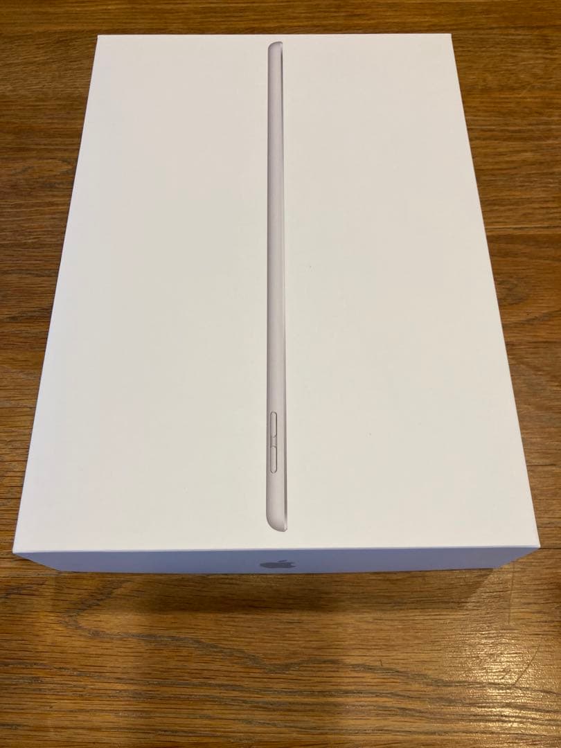 【キーボードカバー付】Apple iPad (第8世代) シルバー 32GB