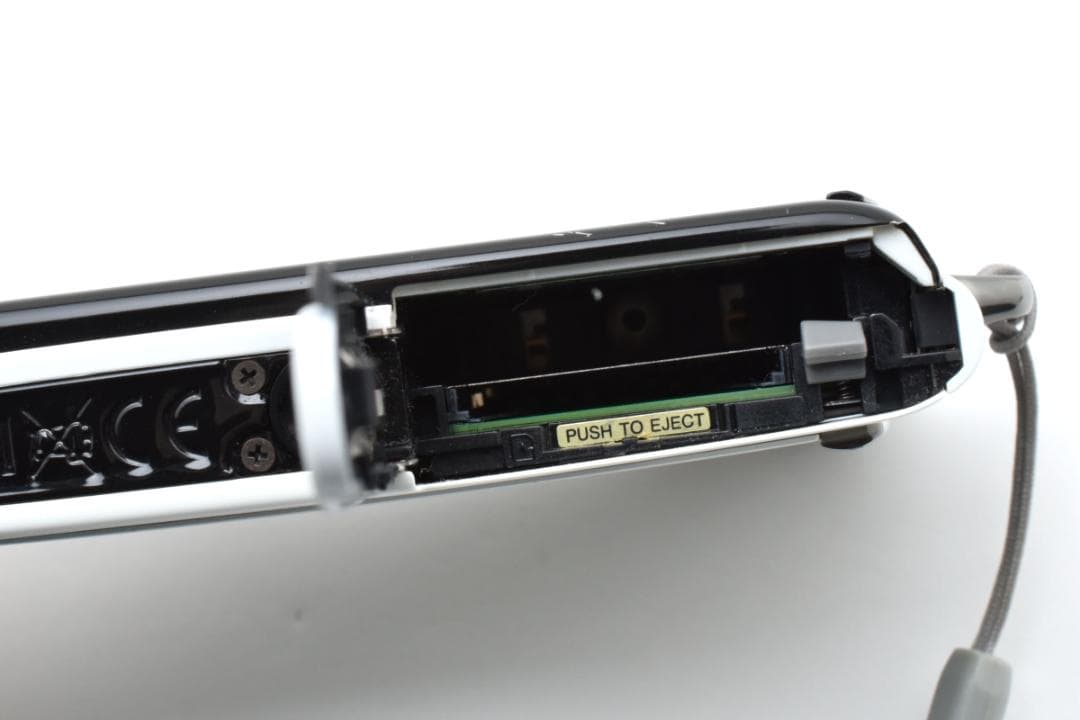【美品】FUJIFILM FINEPIX Z1100EXR ホワイト　動作確認済