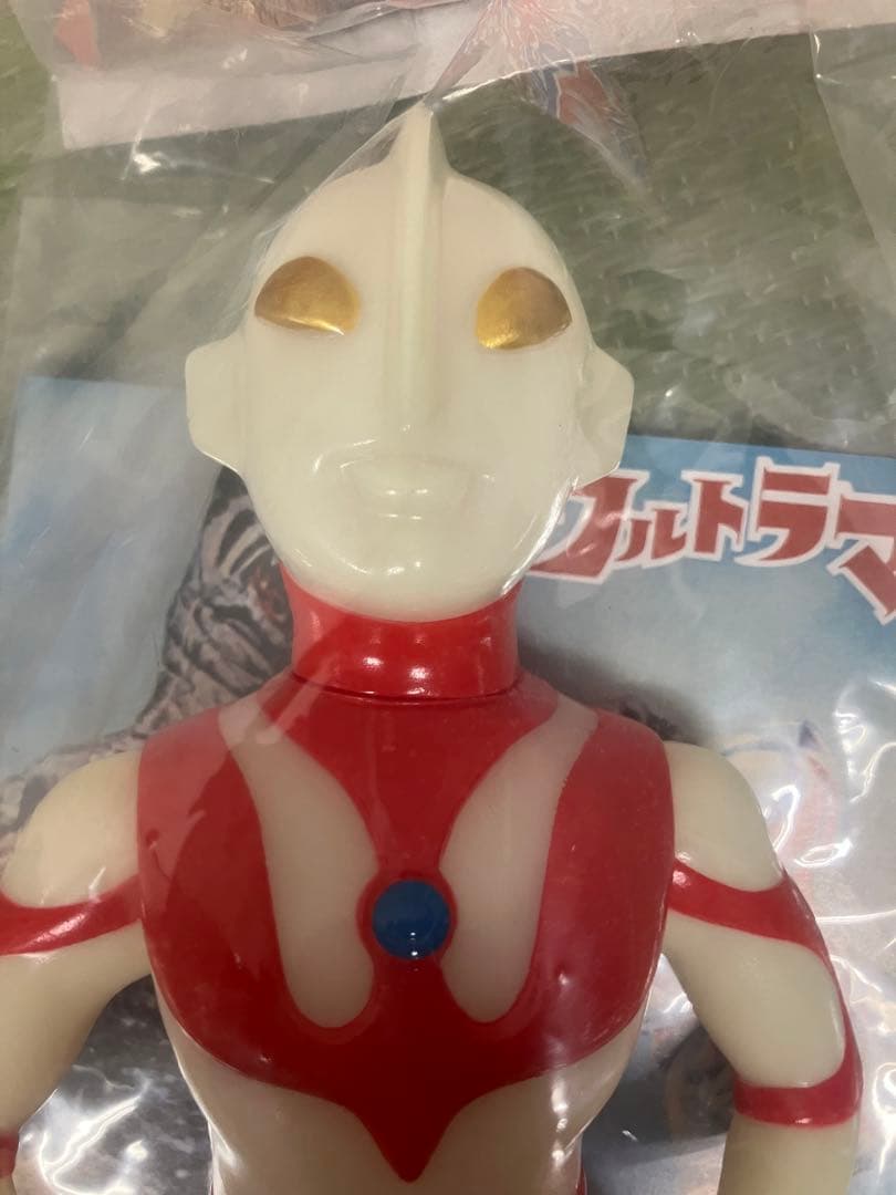 マルサンソフビ　ウルトラマン450 蓄光版 ゴールドアイ