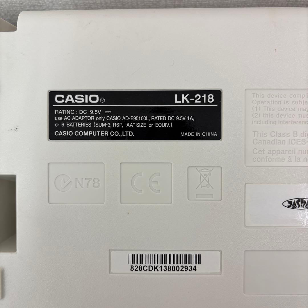 CASIO 電子ピアノ LK218 光ナビゲーション　キーボード　マイク付き