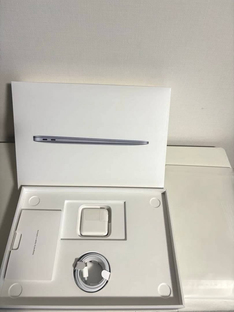 Apple M1チップ搭載13インチMacBook Air 超美品