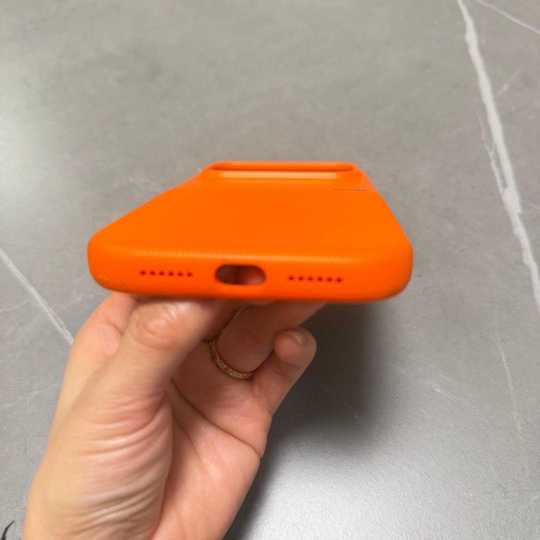 ⭐︎ぷりぷりさん専用⭐︎beats オレンジ iPhone17promax ケース