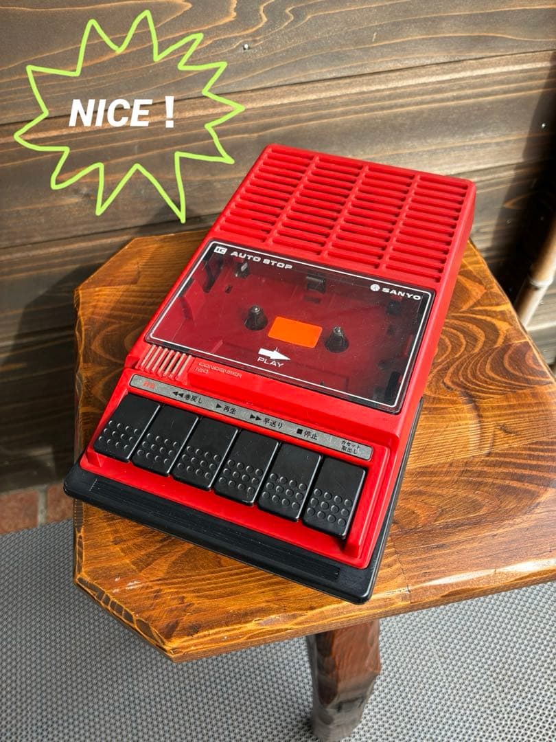 動作品　SANYO MR-2200 カセットレコーダー　赤 ハンドル付き