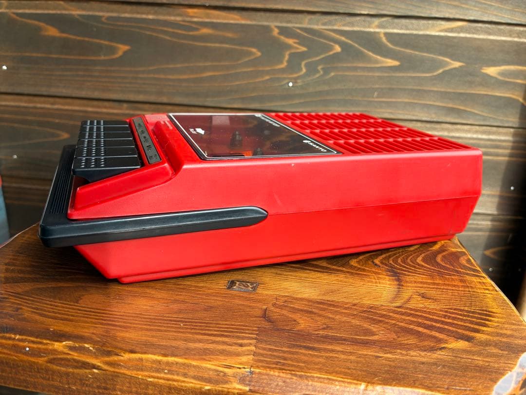動作品　SANYO MR-2200 カセットレコーダー　赤 ハンドル付き