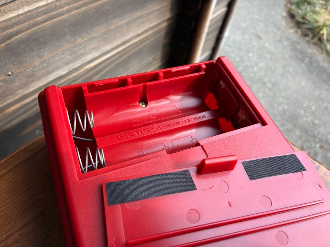 動作品　SANYO MR-2200 カセットレコーダー　赤 ハンドル付き