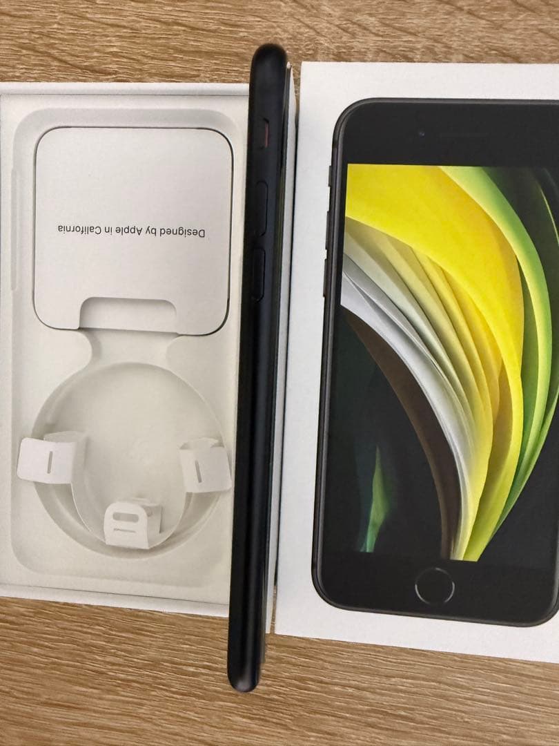 Apple iPhone SE (第2世代) ブラック 64GB SIMフリー