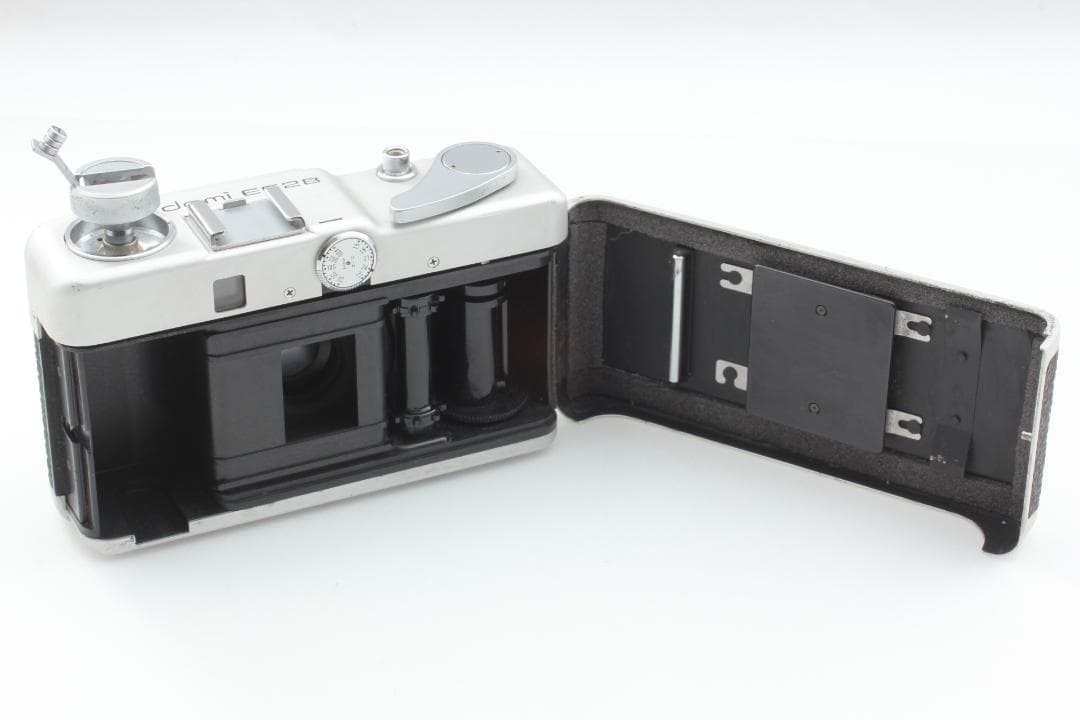 ウサ　Canon Demi EE28 35mmハーフフカメラ