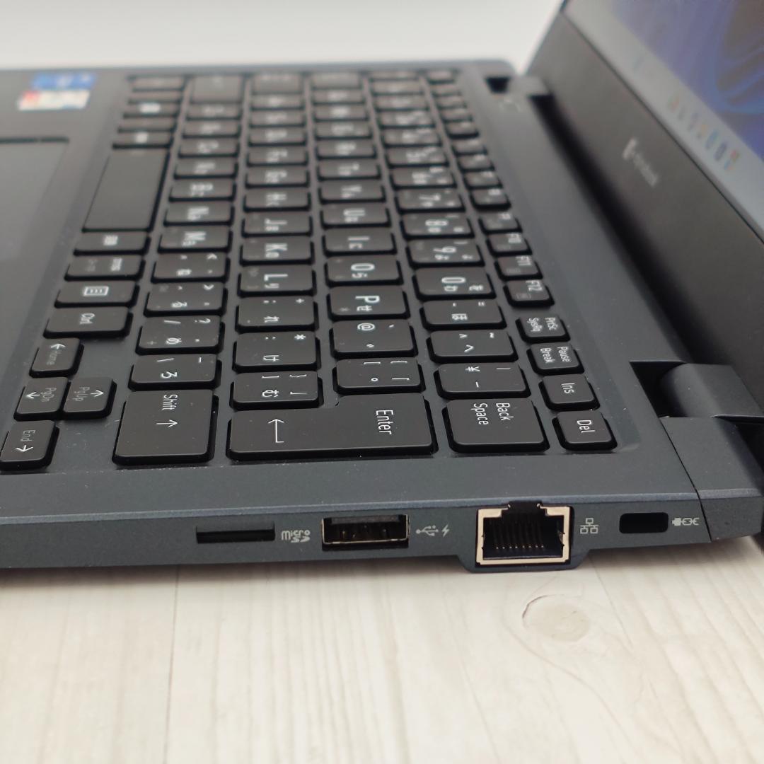 新品バッテリ＆液晶dynabook G83/LW 16/256GB 第13世代②