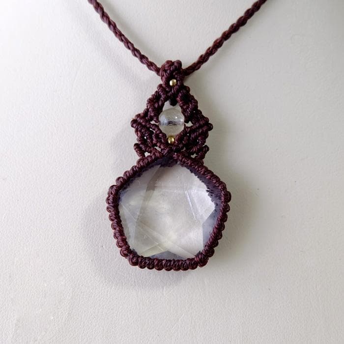 五芒星（ペンタグラム）水晶 ・ルチルクォーツ マクラメ編みペンダント 3598