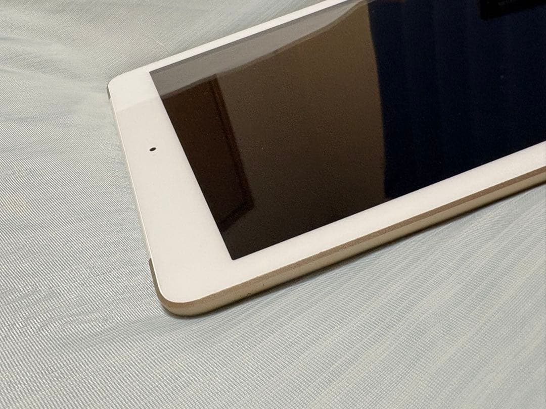 ジャンク品　Apple iPad第5世代 ゴールド 本体のみ32GB