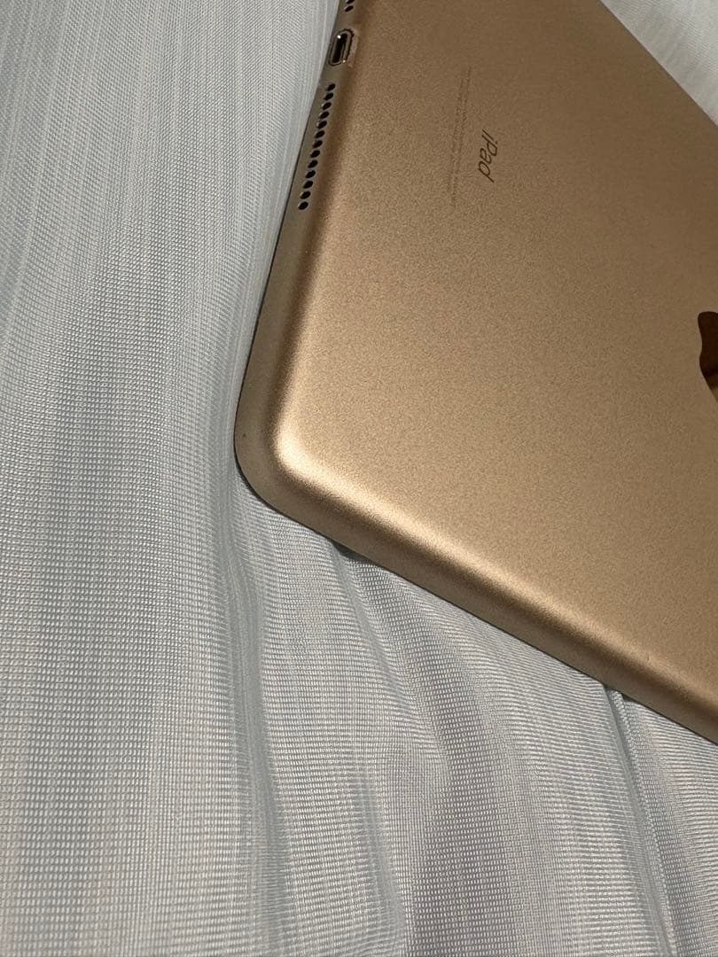 ジャンク品　Apple iPad第5世代 ゴールド 本体のみ32GB