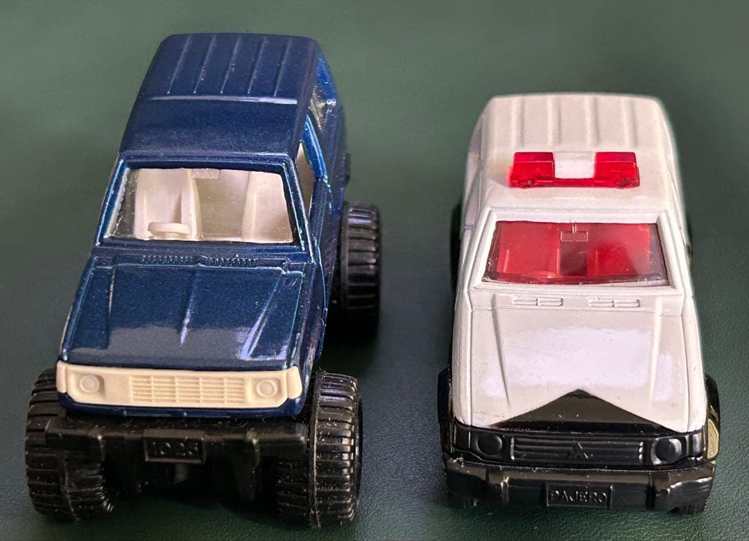 トミカ パジェロ 2台セット