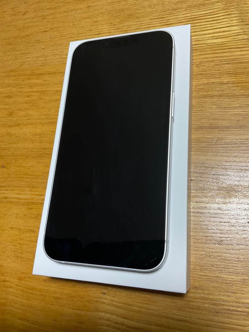 【美品】iPhone16e 128GB ホワイト MD1R4J/A SIMフリー