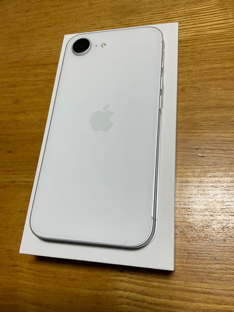 【美品】iPhone16e 128GB ホワイト MD1R4J/A SIMフリー
