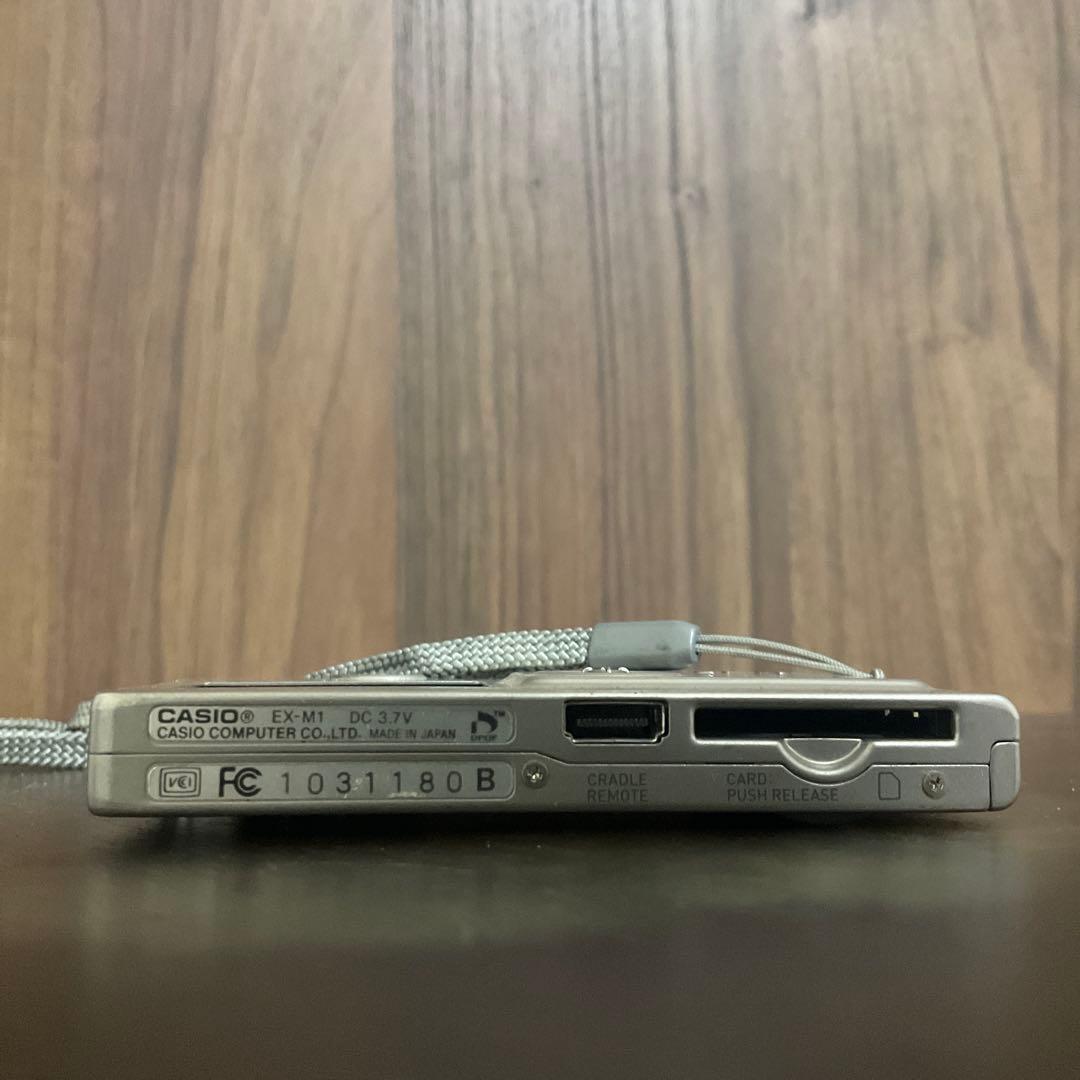 デジタルカメラ Casio EXILIM EX-M1