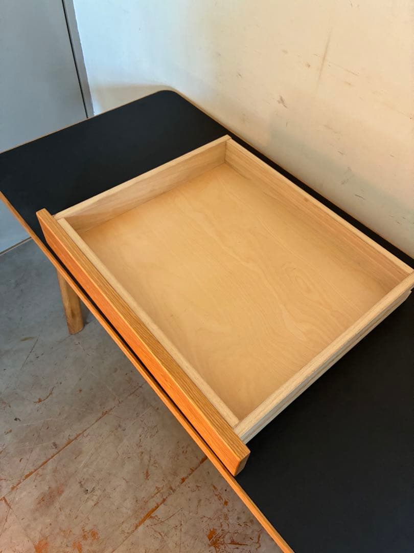 Actus アクタス　サークル デスク リノリウム