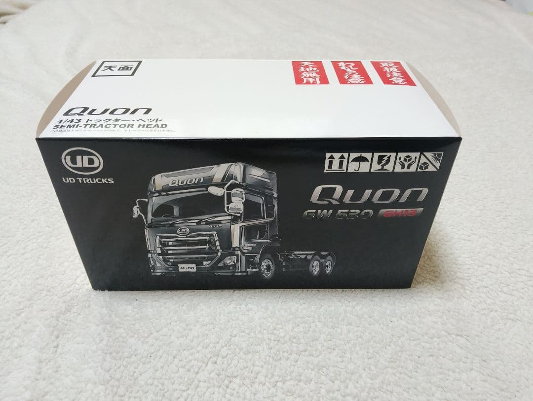 京商 UDトラックス 1/43 クオン GW 530 トラクターヘッド