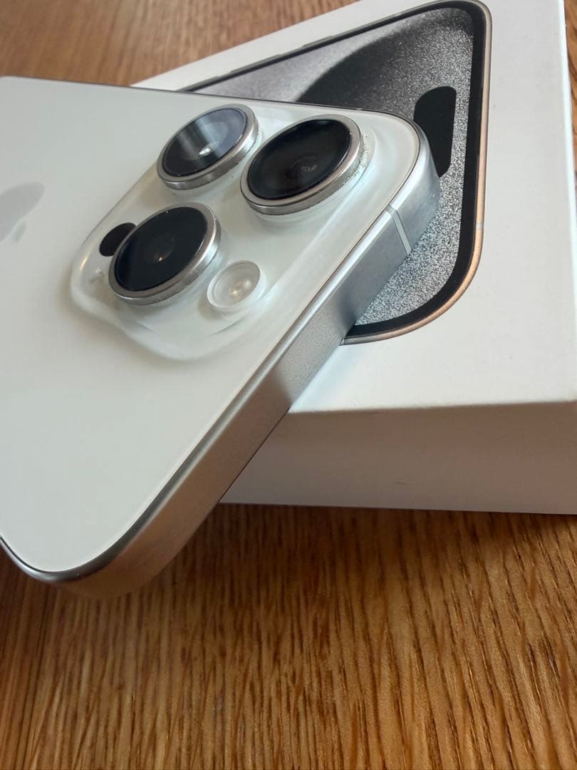 Apple iPhone15pro 256GB ホワイトチタニウム 本体