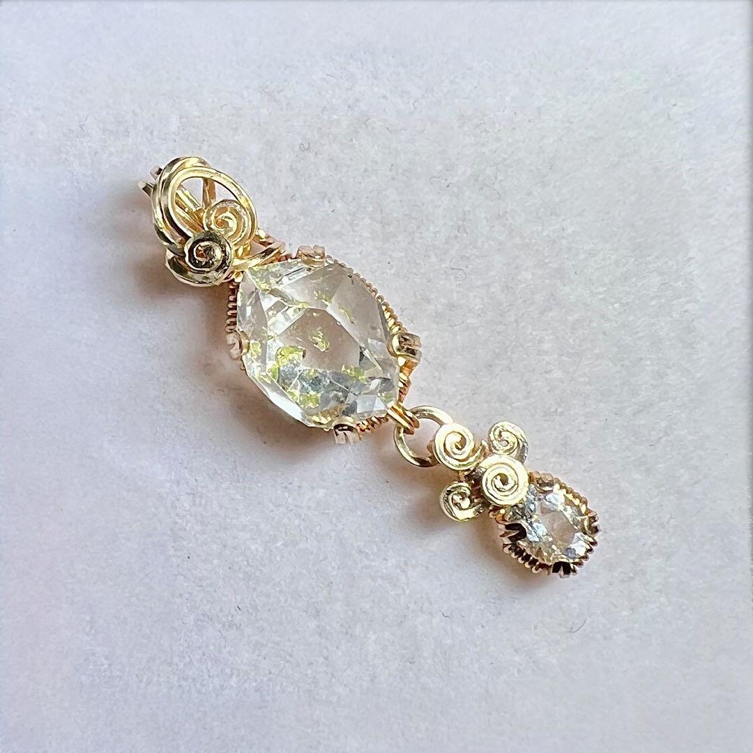 天然石　オイルインクォーツ＆テネブレッセンススキャポライト ペントプ　14kgf