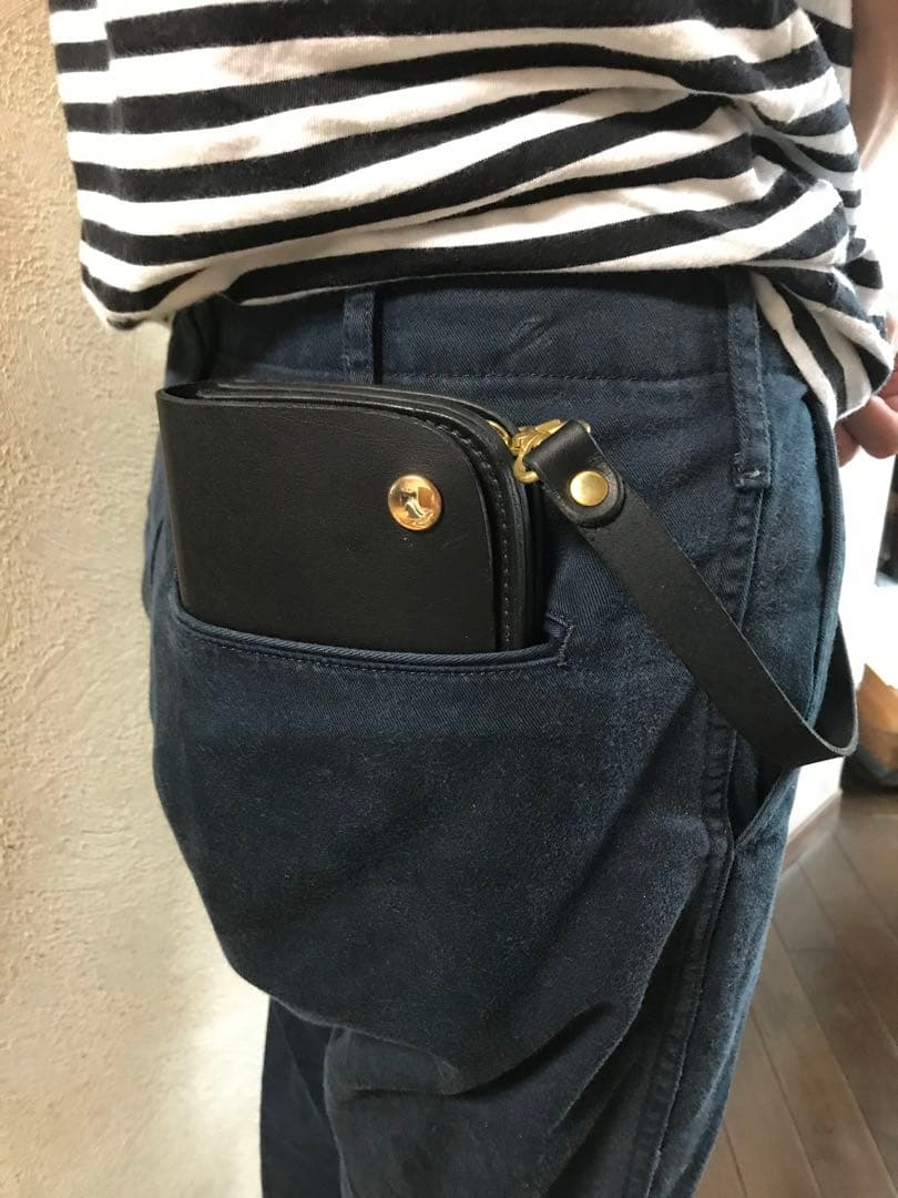 レザー　ハンドメイド　トラッカーウォレット　ブラック　分厚い　ヌメ革