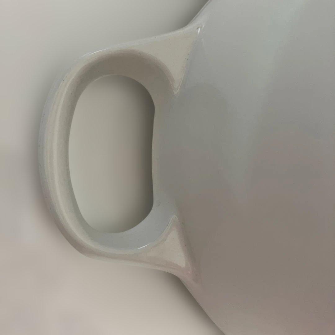 LE CREUSET（ル・クルーゼ）ココット・オーバル 25cm ホワイト