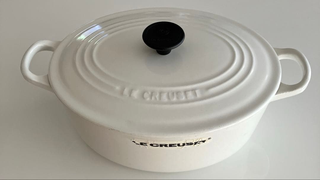 LE CREUSET（ル・クルーゼ）ココット・オーバル 25cm ホワイト
