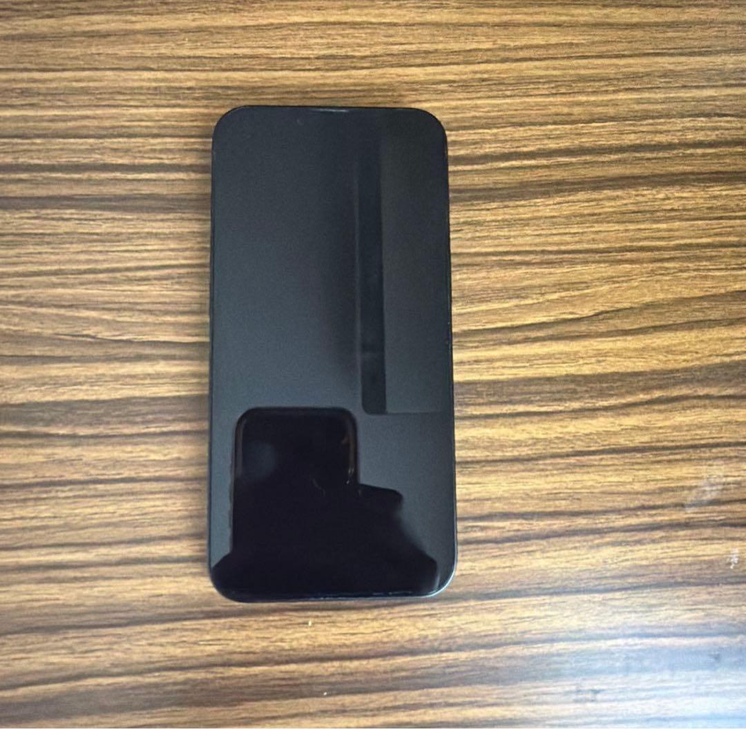 有*川様 Apple iPhone16 e ブラック