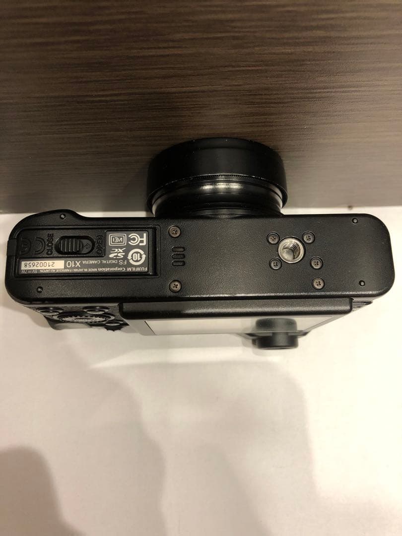 【美品　箱付属品全て有】FUJIFILM X10 デジタルカメラ 本体