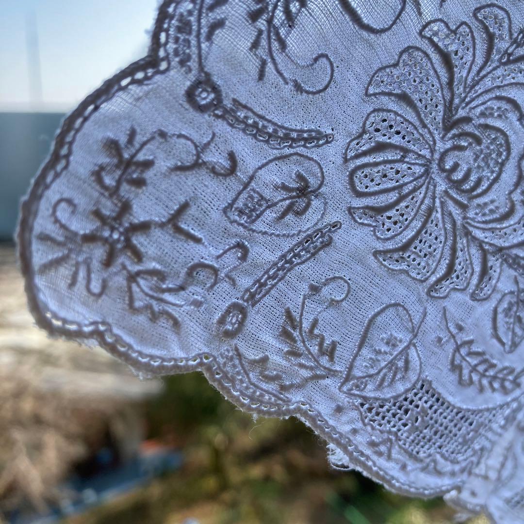スワトウ　手刺繍　ヴィンテージ 白　ハンカチ　中国製　(103)