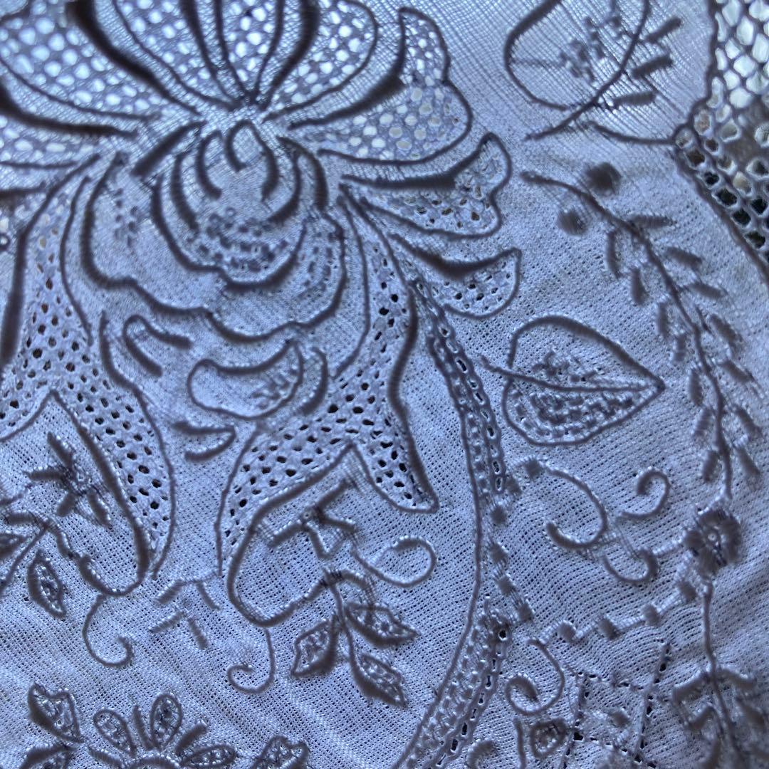 スワトウ　手刺繍　ヴィンテージ 白　ハンカチ　中国製　(103)
